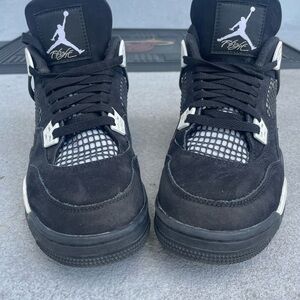 Retro Air Jordan 4 White Thunder Boys Size 7